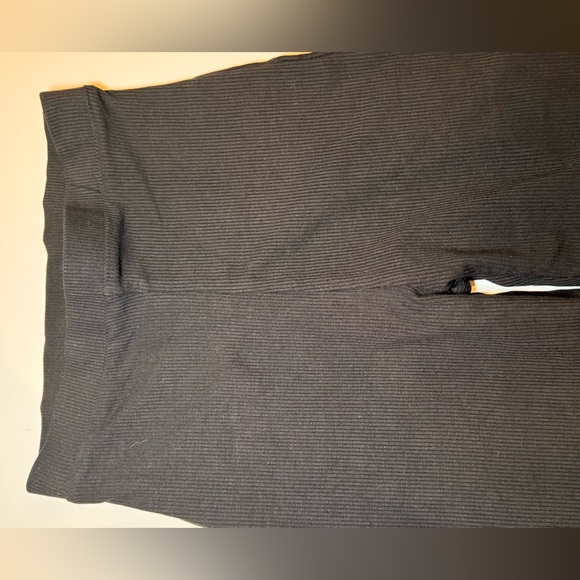 Naked Wardrobe 🖤 capri snatched leggings ~ Brand New~ XS - Picture 4 of 10